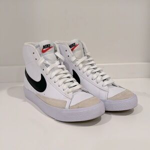 Nike girls Blazer mid ‘77 sneaker